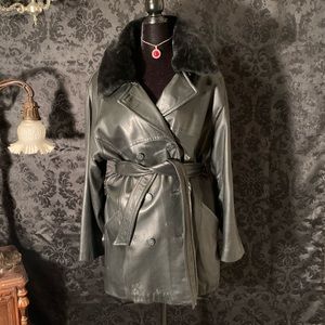 ⚰️Stunning Danier leather coat